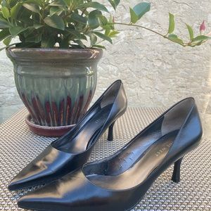Nine West Black Pumps Rarely Worn Excellent condition Very Pointy Very Sexy Hot!